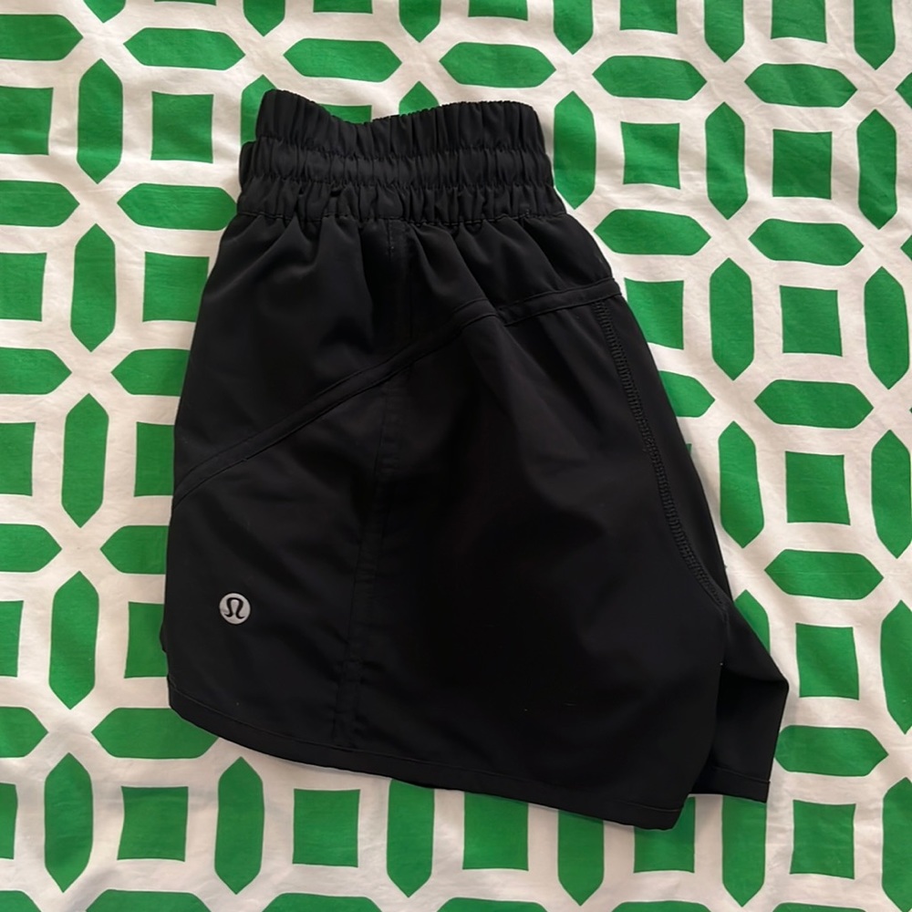Lululemon Tracker Short Size 4